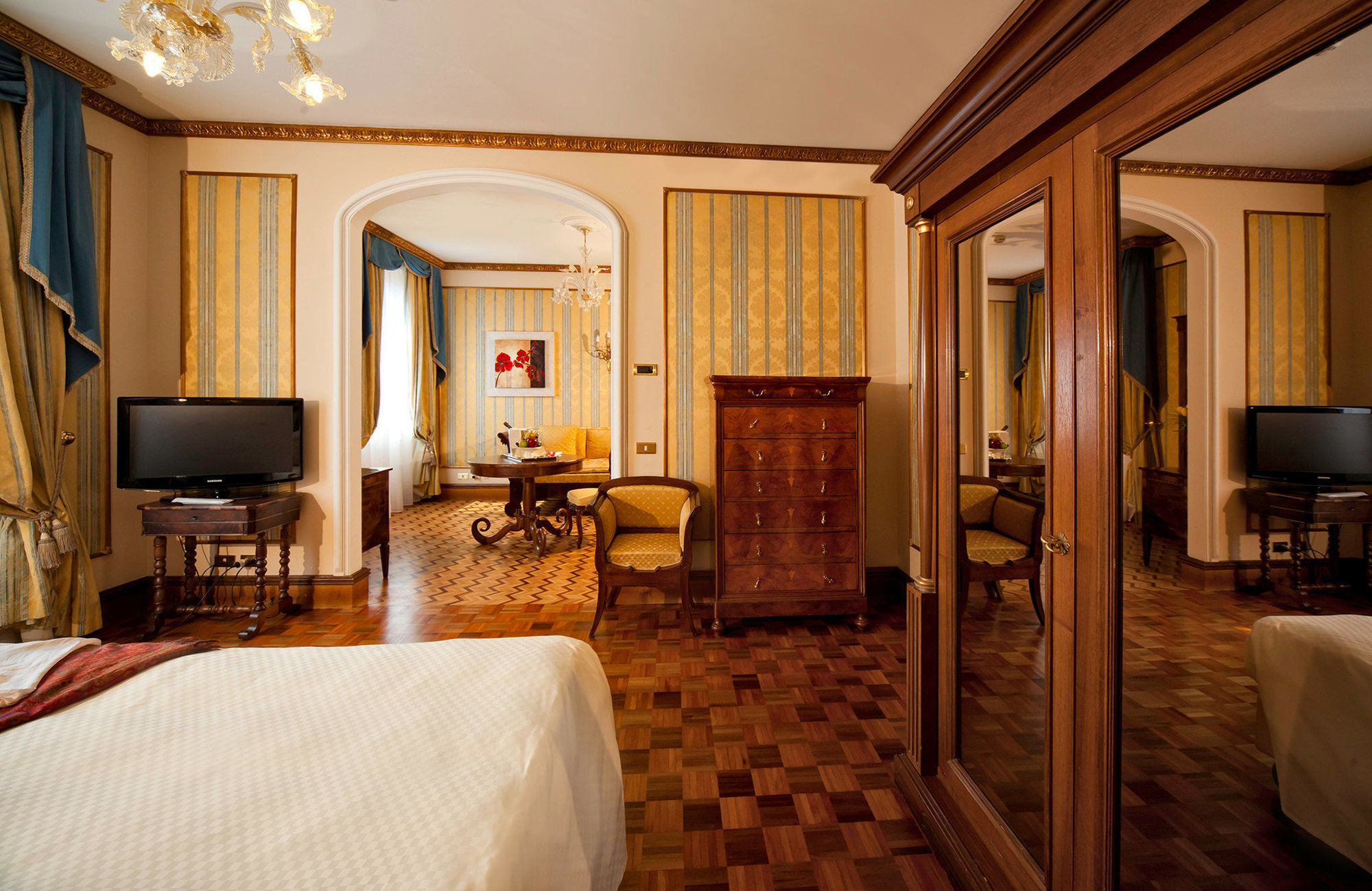 Due Torri Hotel Verona Exterior photo